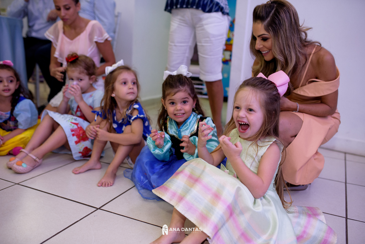 Todos preparados para receber as princesas do Frozen 