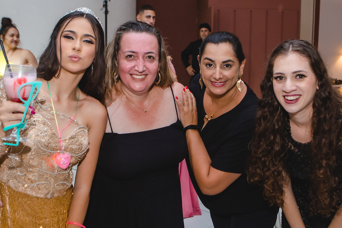 Rayssa debutante de 2021 e Lorena debutante 2023 ♥