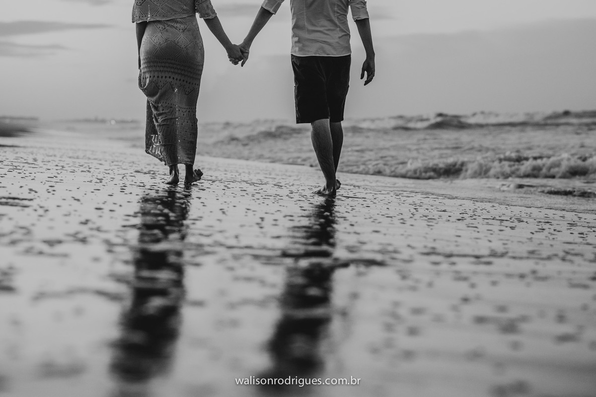 noiva-noivo-fotos na praia-buque da noiva-prewedding