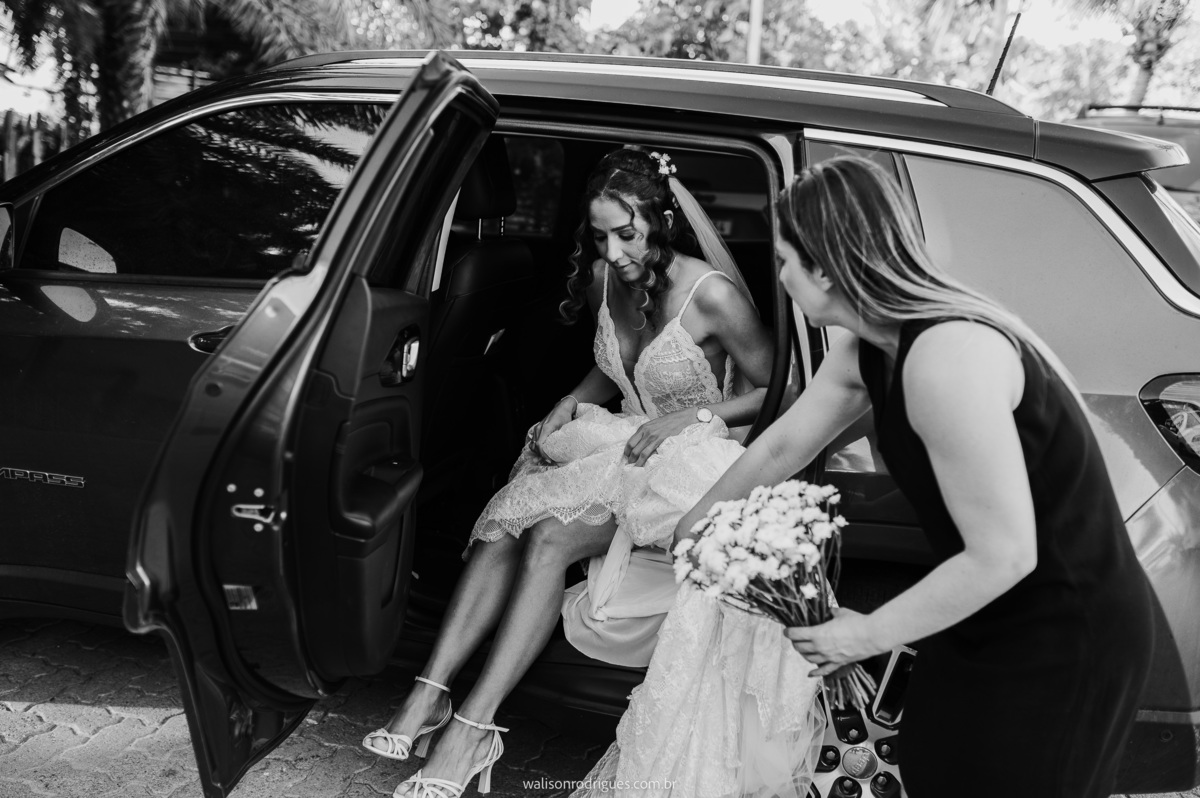 noiva-saindo-do-carro