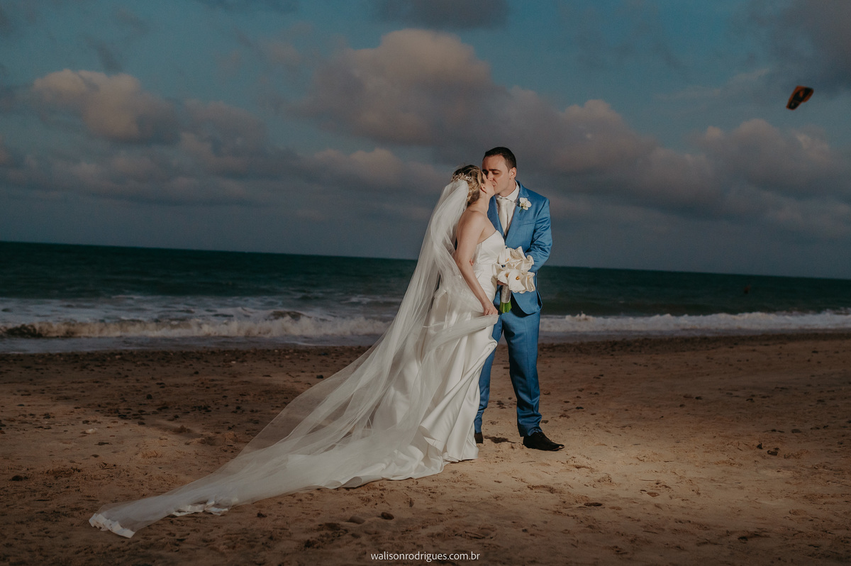 fotografia-de-casamennto-finm-de-tarde-na-praia-do-carmel-cumbuco-ce