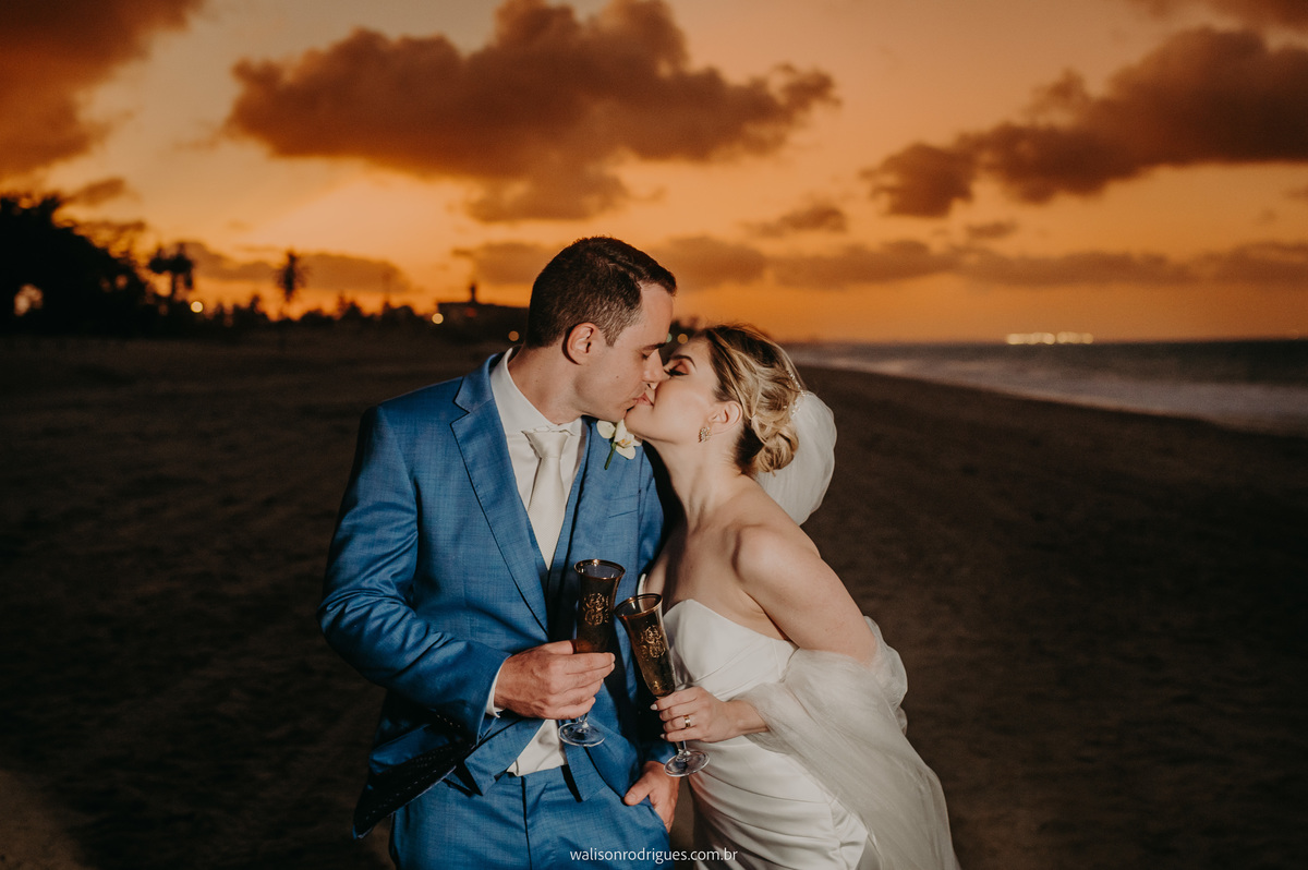fotografia-de-casamennto-finm-de-tarde-na-praia-do-carmel-cumbuco-ce