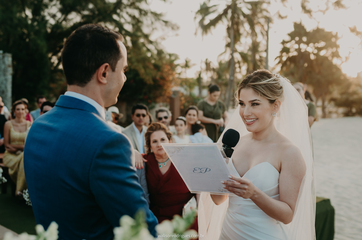 votos-do-noivos-na-praia-cumbuco-ce