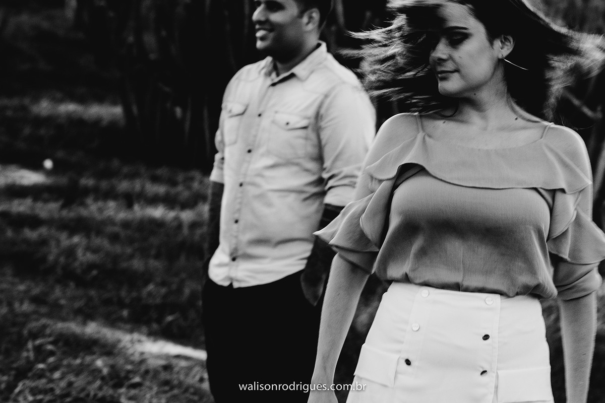 noiva-noivo-fotos na praia-buque da noiva