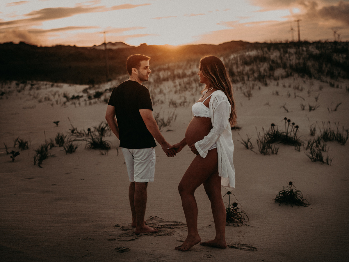 fotoghrafia-de-ensaio-de-gestante-na-praia-em-fortaleza-ce