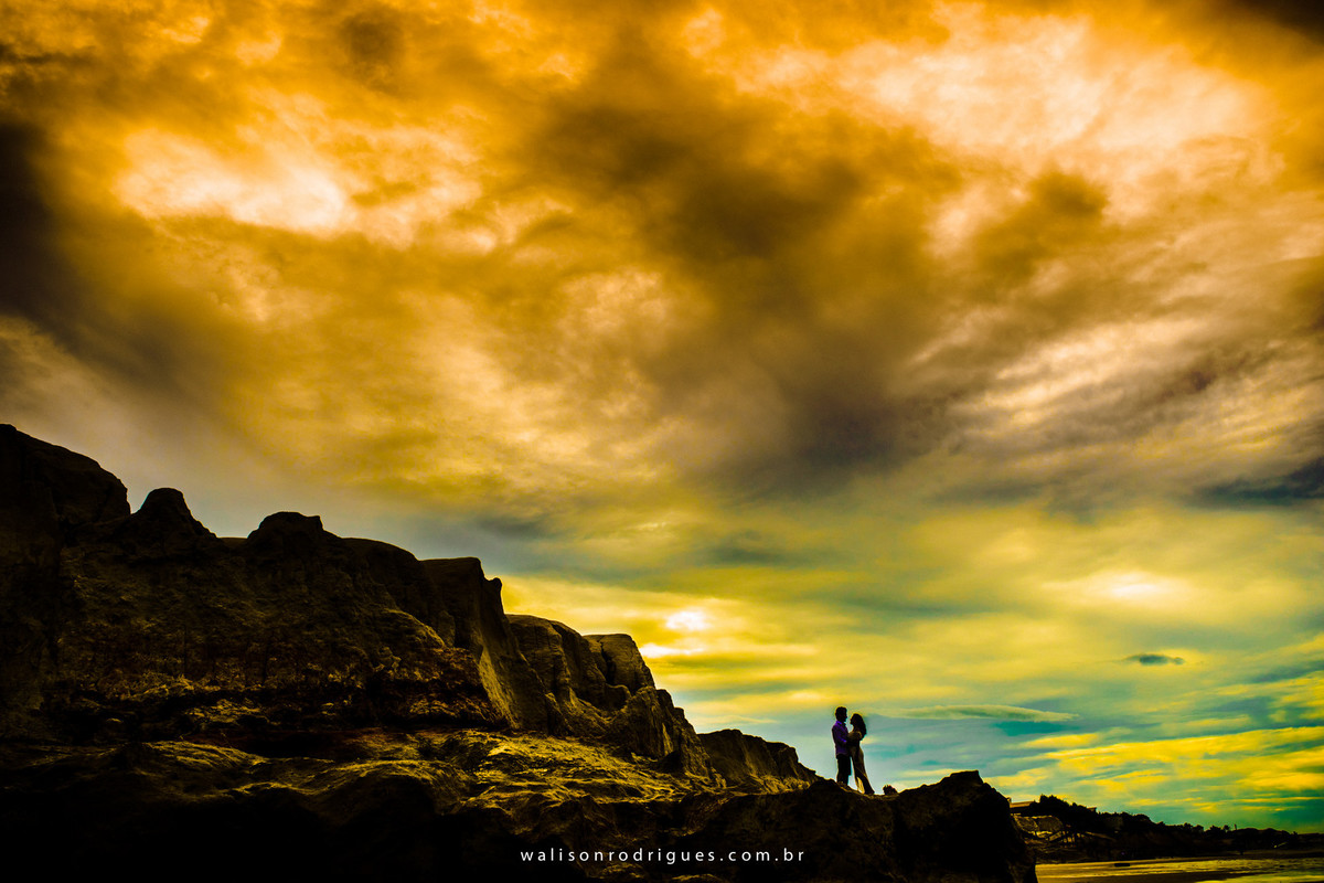 noiva-noivo-fotos na praia-buque da noiva-prewedding