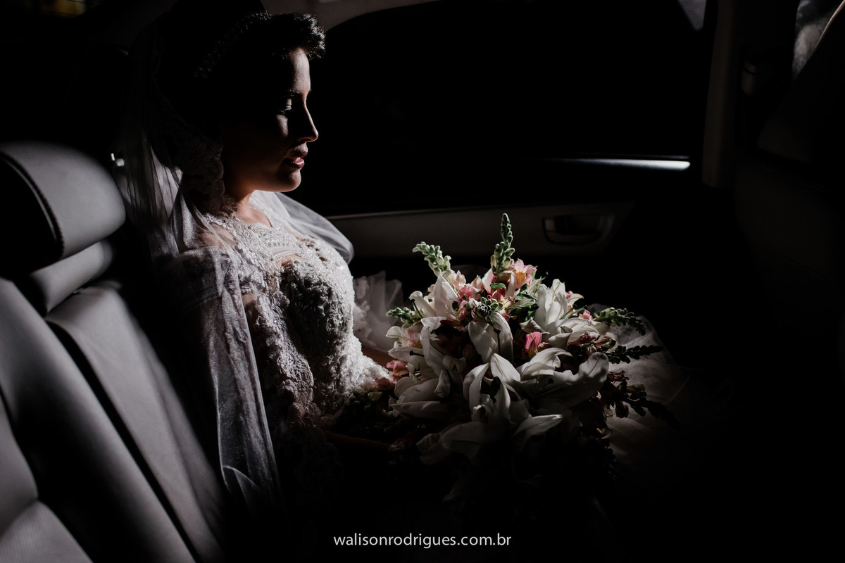 noiva-dentro-do-carro-casamento-na-igreja-cripta-da-catedral-fortaleza-ce
