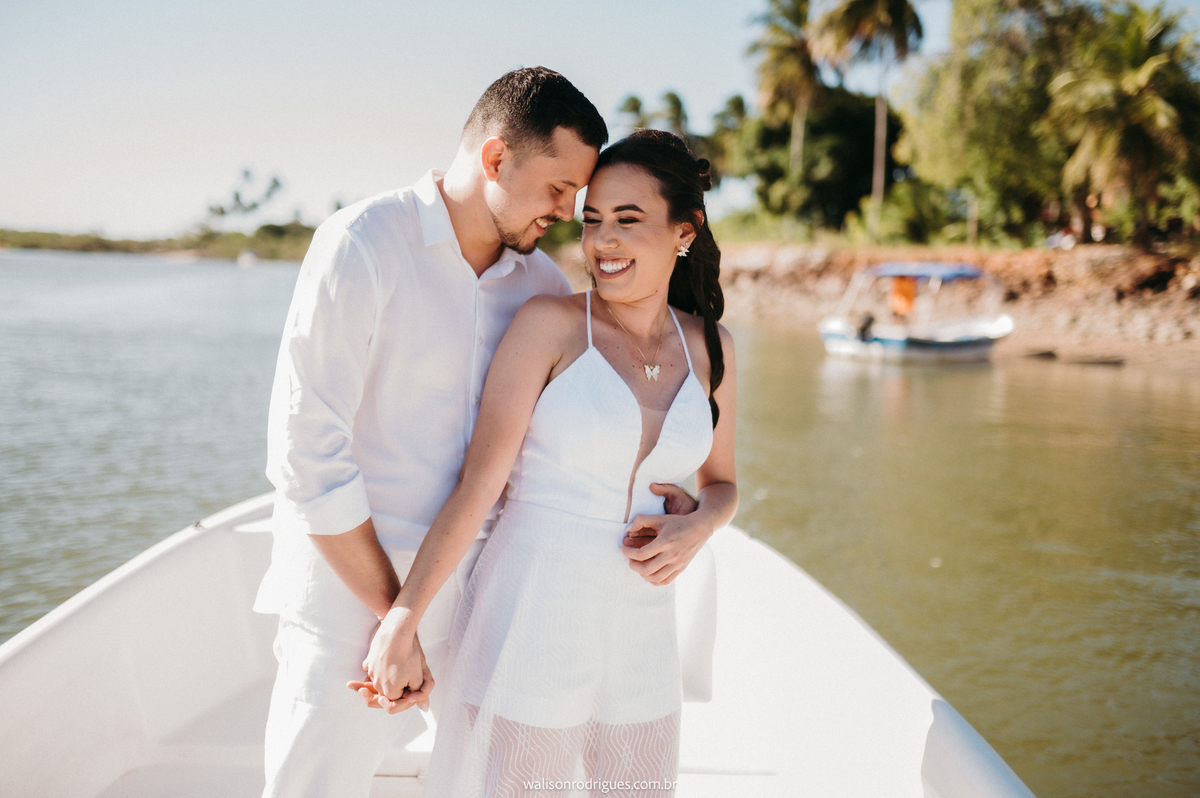 pre-wedding-na-praia-de-icarainho em-icaraizinho-de-amontada-e-no-tunel-do-amor-em-Miotas-ce