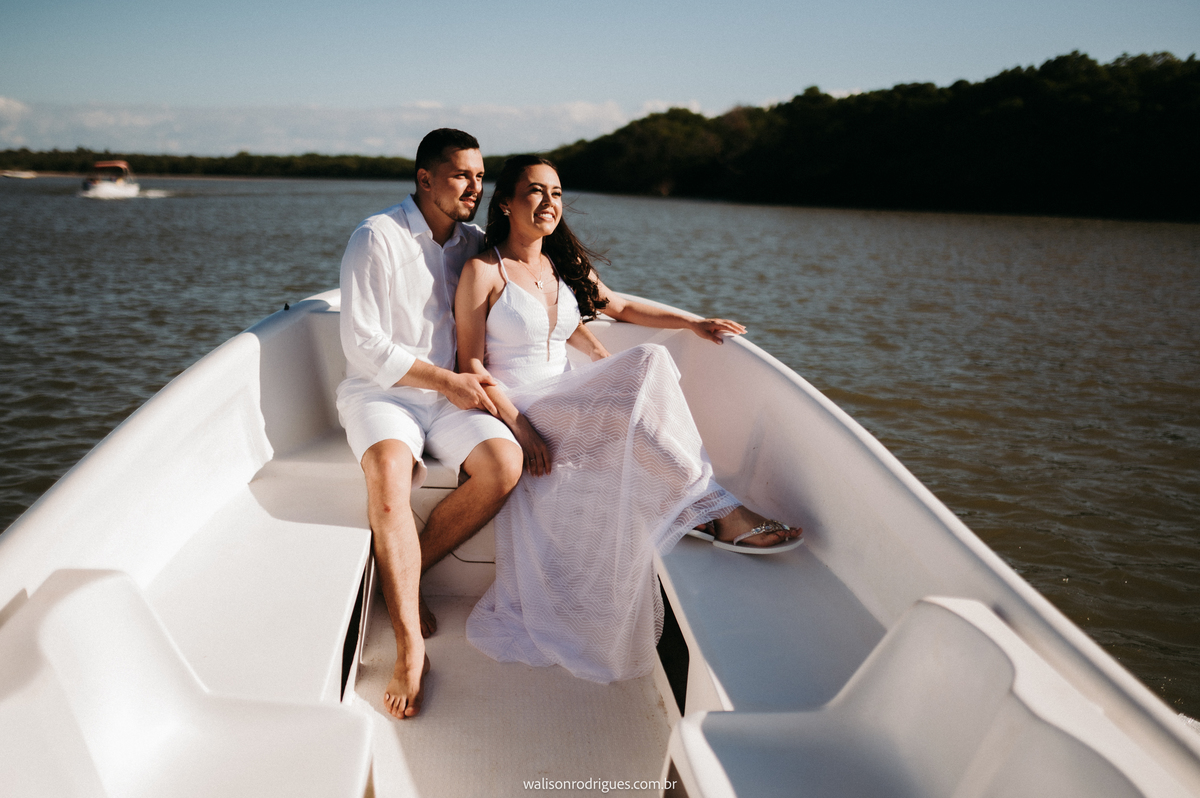 pre-wedding-na-praia-de-icarainho em-icaraizinho-de-amontada-e-no-tunel-do-amor-em-Miotas-ce