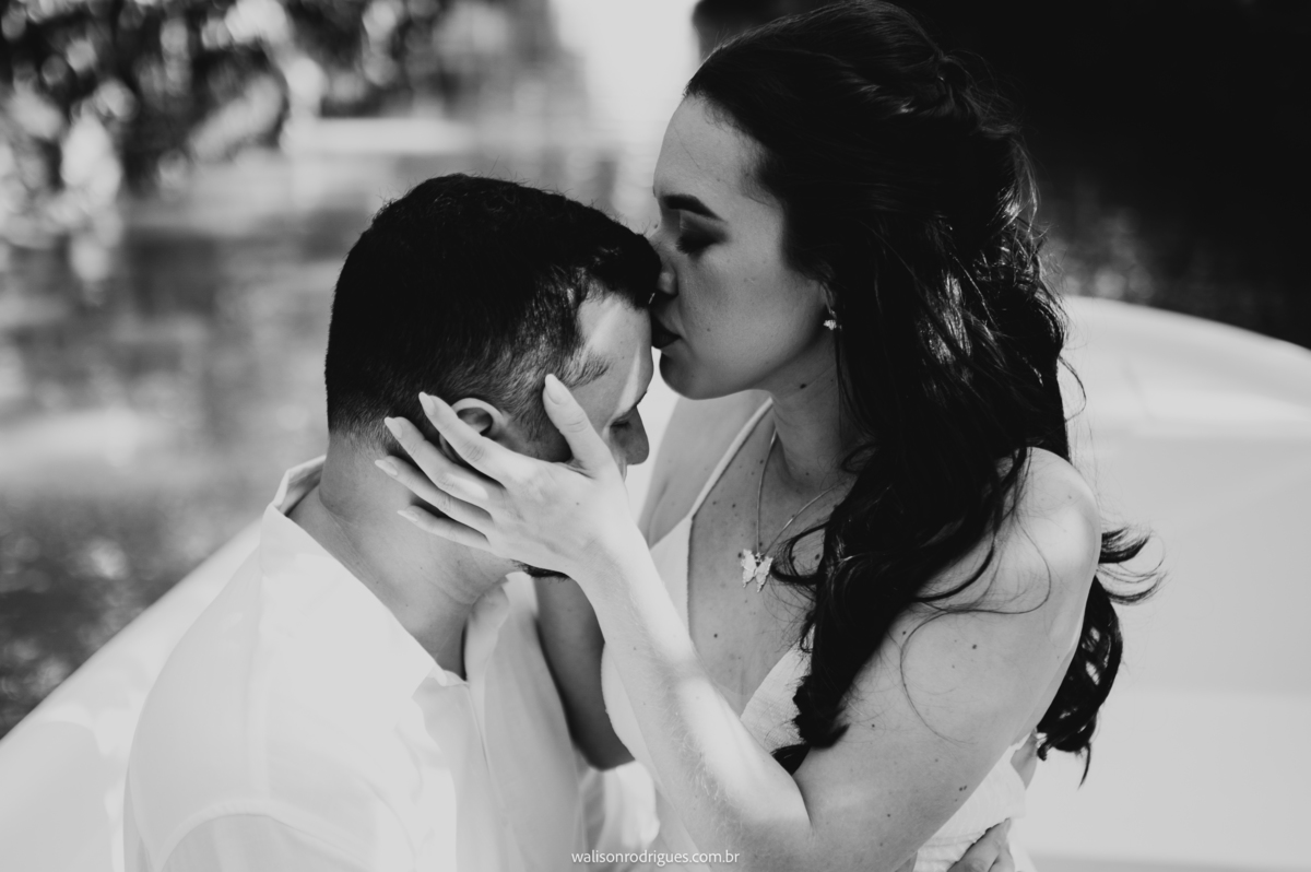 pre-wedding-na-praia-de-icarainho em-icaraizinho-de-amontada-e-no-tunel-do-amor-em-Miotas-ce