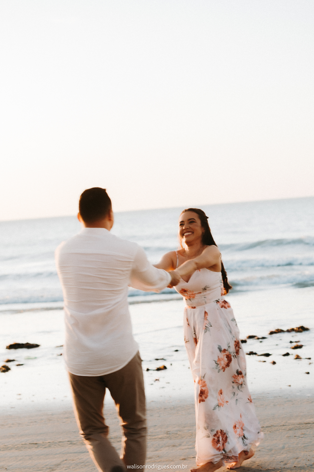 pre-wedding-na-praia-de-e-dunas-de-icaraizinho em-de-amontada-CE