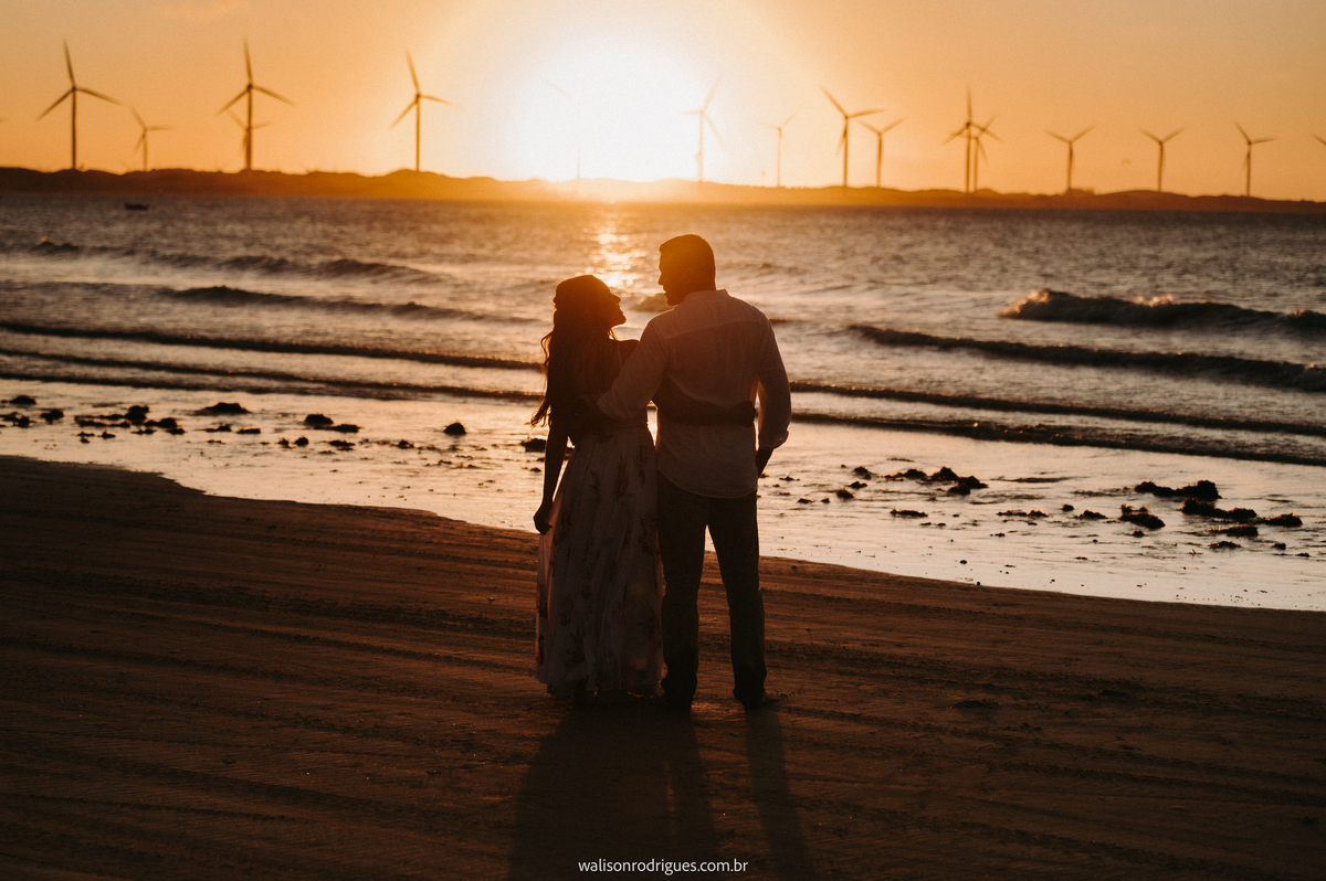 pre-wedding-na-praia-de-e-dunas-de-e-um-por-do-sol-incrivel-icaraizinho-em-de-amontada-CE