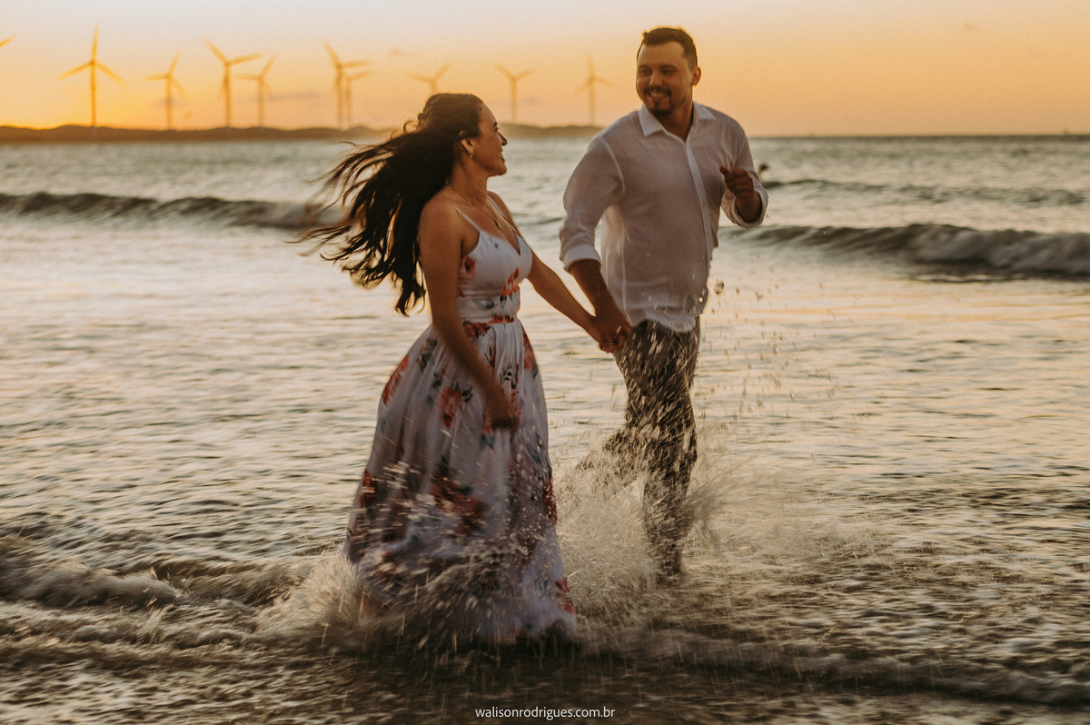 pre-wedding-na-praia-de-e-dunas-de-e-um-por-do-sol-incrivel-icaraizinho-em-de-amontada-CE