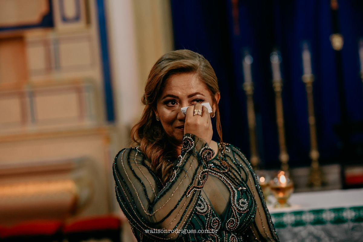 a-mãe-da-noiva-emocianada-no-casamento-sobral-ce