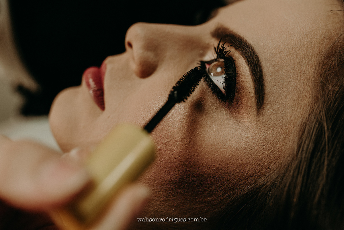 FOTOGRAFIA DO MAKING OF DA NOIVA RAFAELA NO SALAO CHEIRO CHEIROSO FORTALEZA-CE