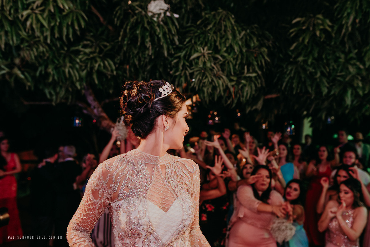 a-noiva-jogando-o-buque-Sobral-ce