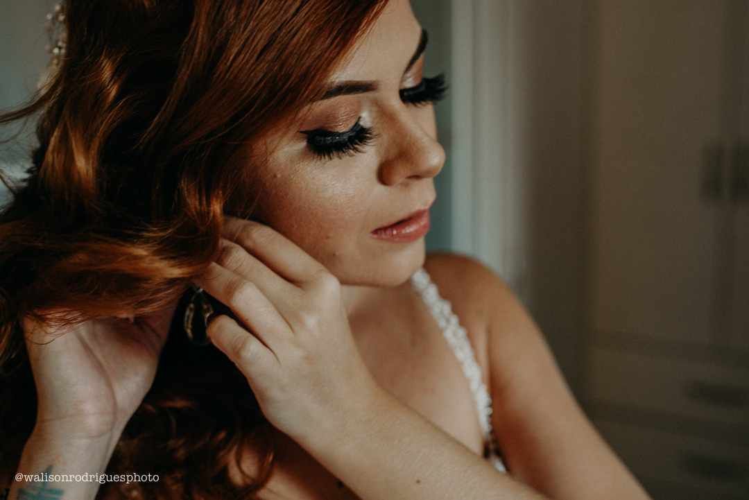 noiva-colocando-o-brinco-fortaleza-CE