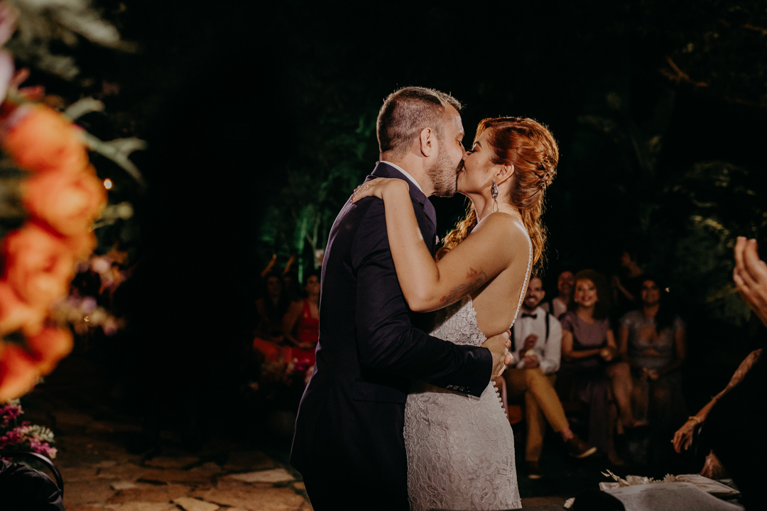 fotografia-do-noivos-se-beijando-em-fortaleza-CE