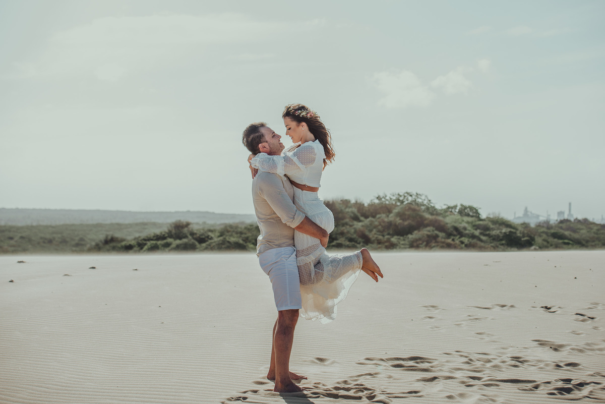 ensaio-pre-wedding-nas-dunas-da-praia-do-cumbuco-em-fortaleza-Ce