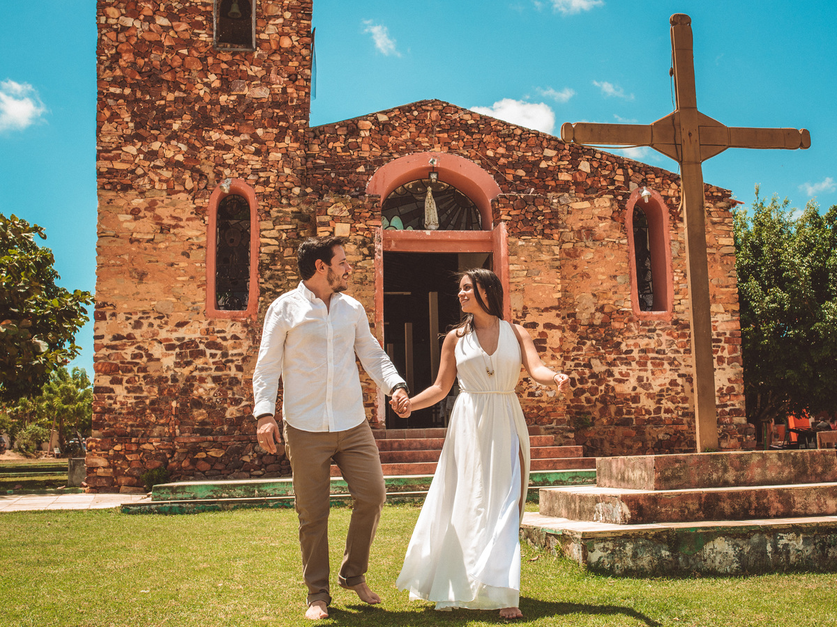 pedido-de-casamento-na-Igreja-Matriz-Nossa-Senhora-de-Fátima-em-jericoacoara-ce