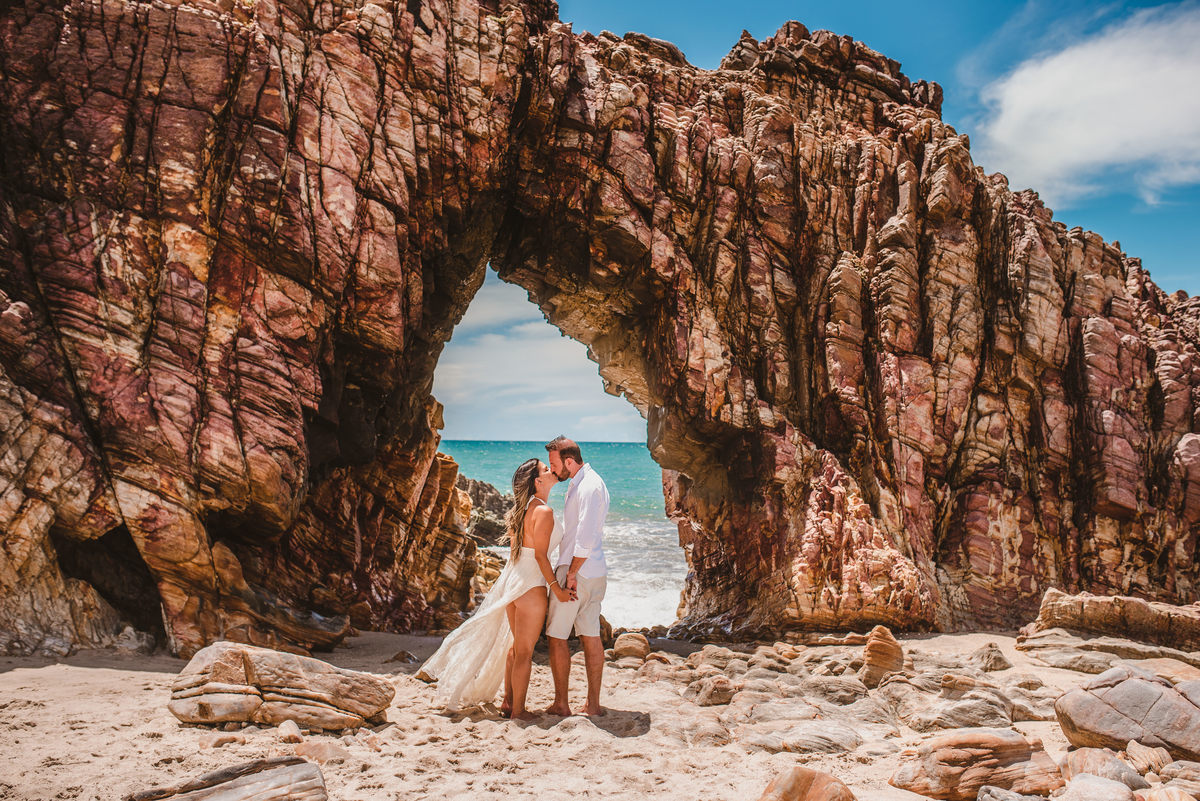 pre-wedding-na-predra-furada-em-jericoacoara-ce