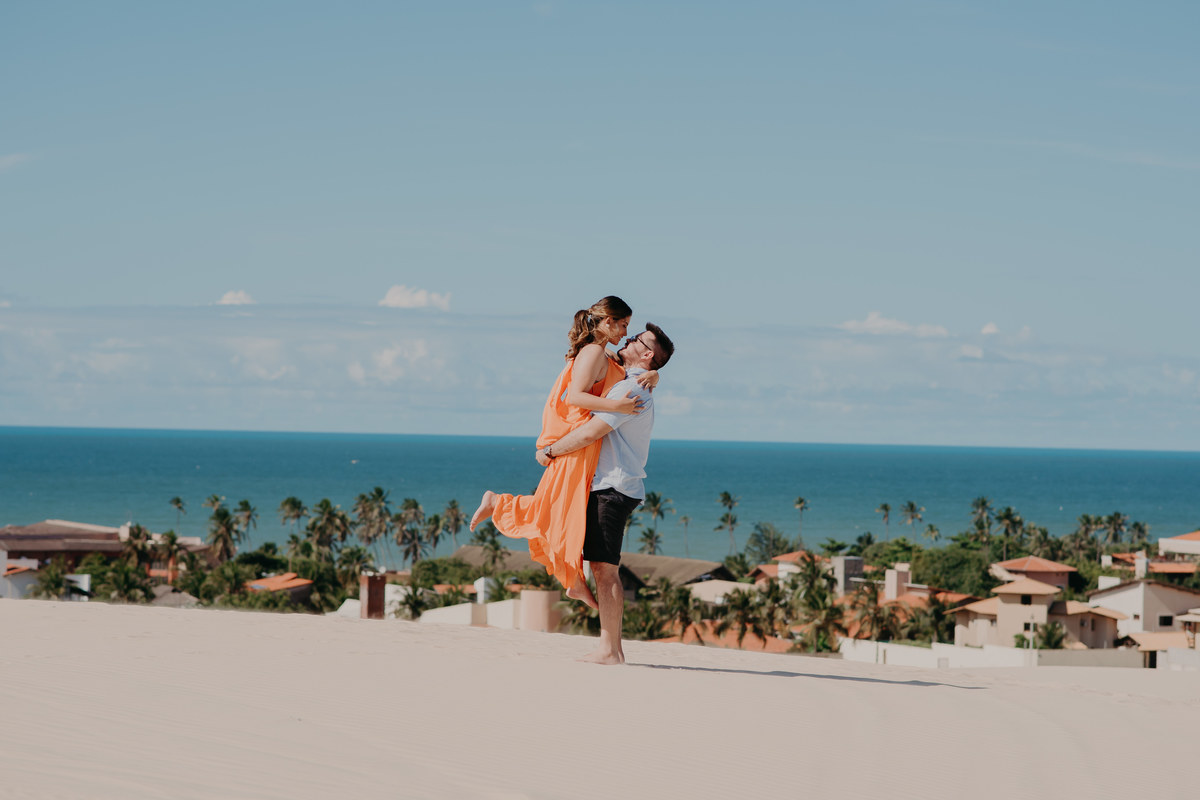 ensaio-de-noivado-nas-dunas-do-cumbuco-ce