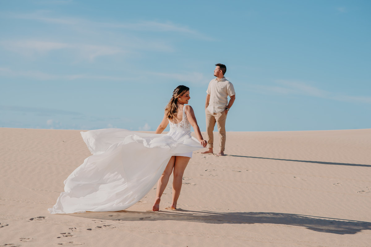 ensaio-de-noivado-nas-dunas-do-cumbuco-ce