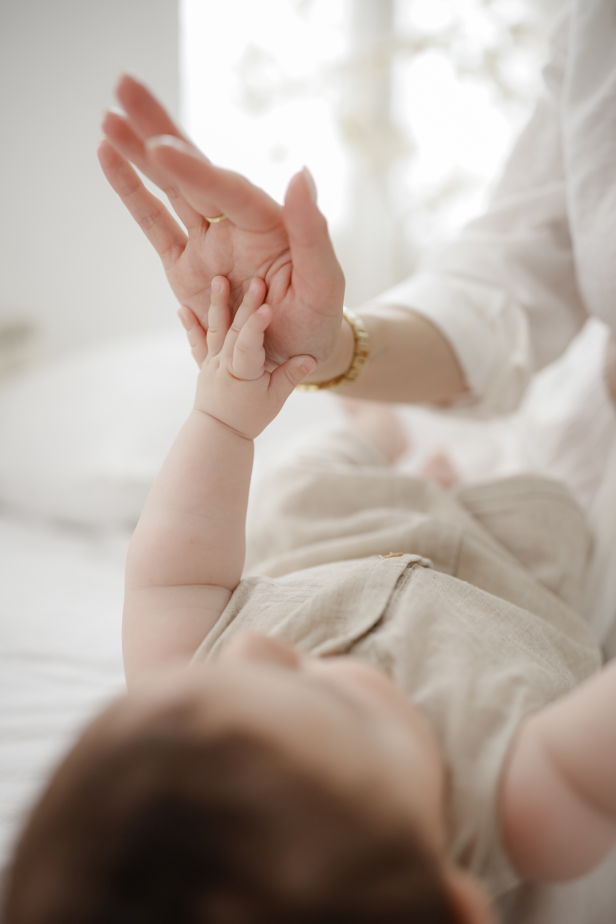 Dia das Mães
Fotos Dia das Mães
Sessão fotográfica Dia das Mães
Mãe e filho
Amor materno
Vínculo mãe-filho
Presente Dia das Mães
Fotografia familiar
Memórias inesquecíveis
Amor infinito