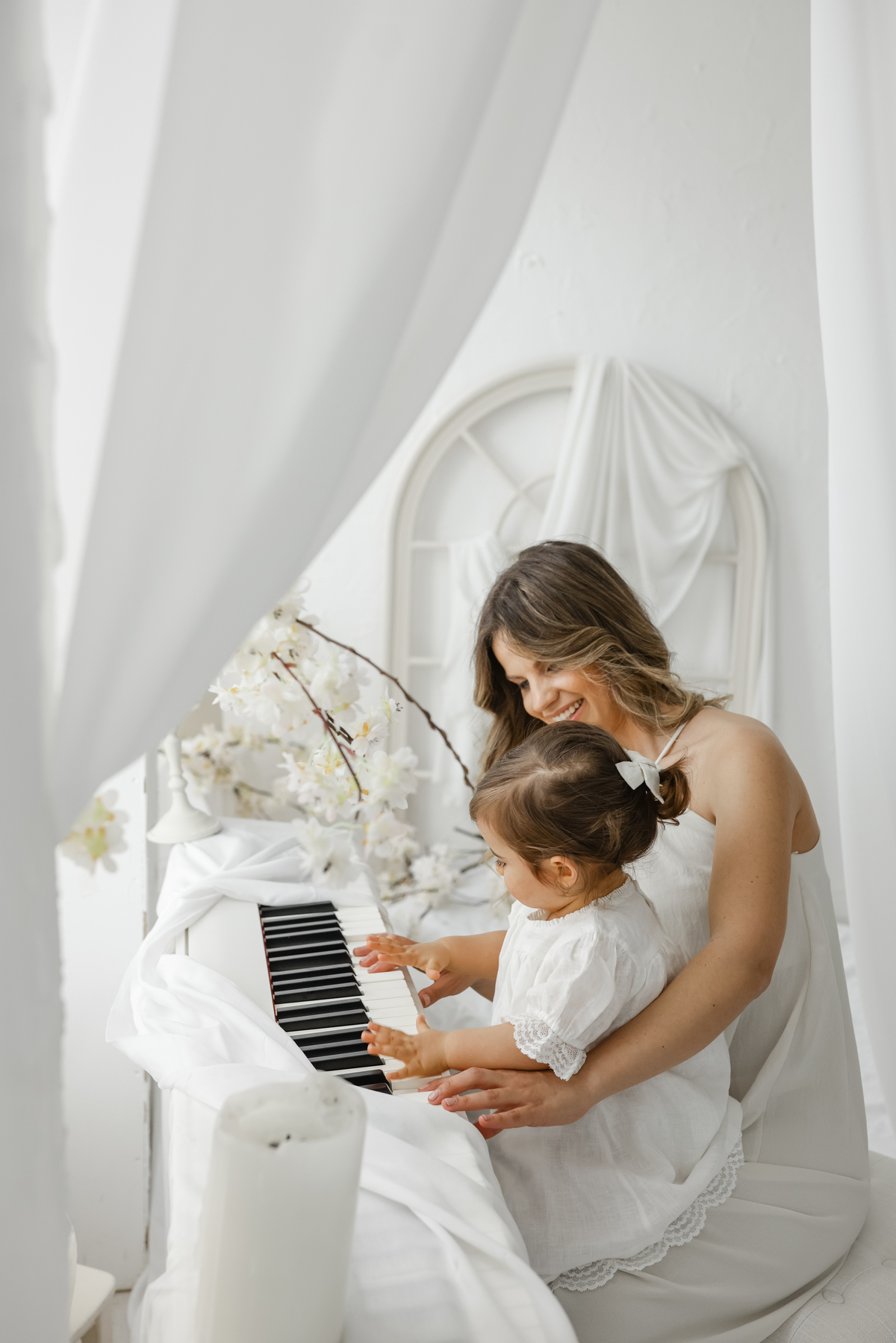 Dia das Mães
Fotos Dia das Mães
Sessão fotográfica Dia das Mães
Mãe e filho
Amor materno
Vínculo mãe-filho
Presente Dia das Mães
Fotografia familiar
Memórias inesquecíveis
Amor infinito