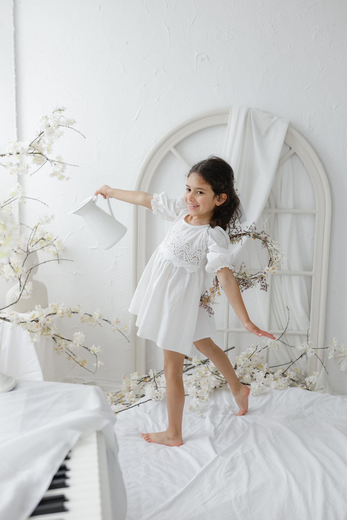 Dia das Mães
Fotos Dia das Mães
Sessão fotográfica Dia das Mães
Mãe e filho
Amor materno
Vínculo mãe-filho
Presente Dia das Mães
Fotografia familiar
Memórias inesquecíveis
Amor infinito