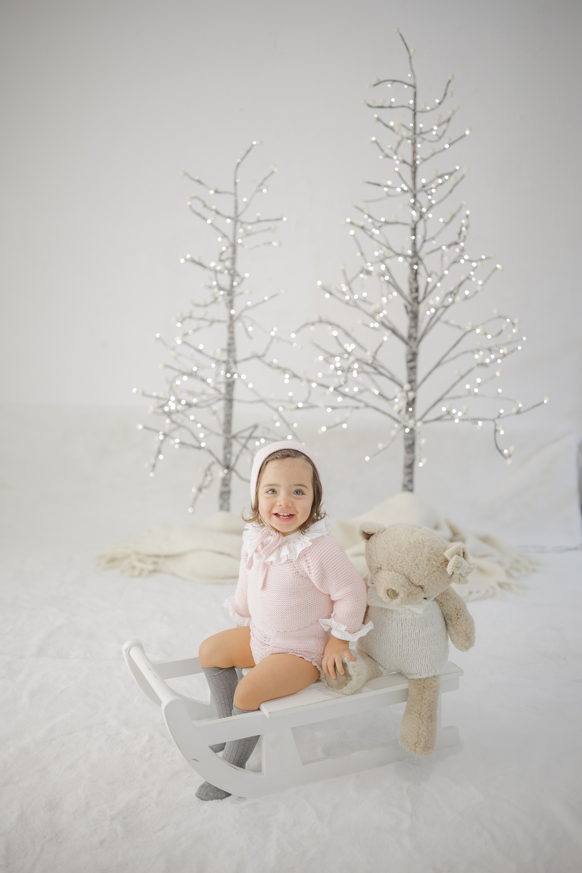 Palavras-chave:

Sessões fotográficas de inverno, fotografia de acompanhamento, sessões de acompanhamento de bebés, fotografia de família, fotografia em Portugal, sessões de inverno, registar momentos especiais.

