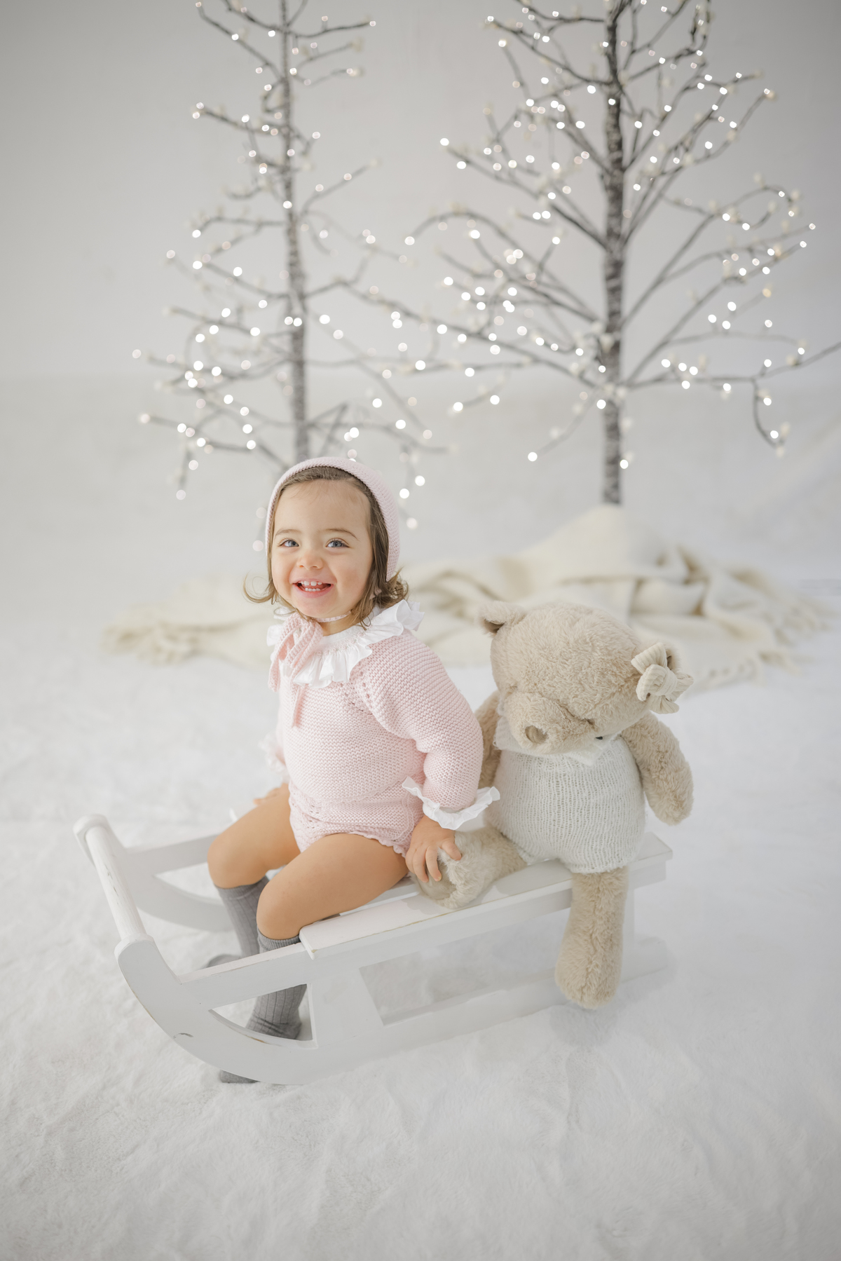 Palavras-chave:

Sessões fotográficas de inverno, fotografia de acompanhamento, sessões de acompanhamento de bebés, fotografia de família, fotografia em Portugal, sessões de inverno, registar momentos especiais.

