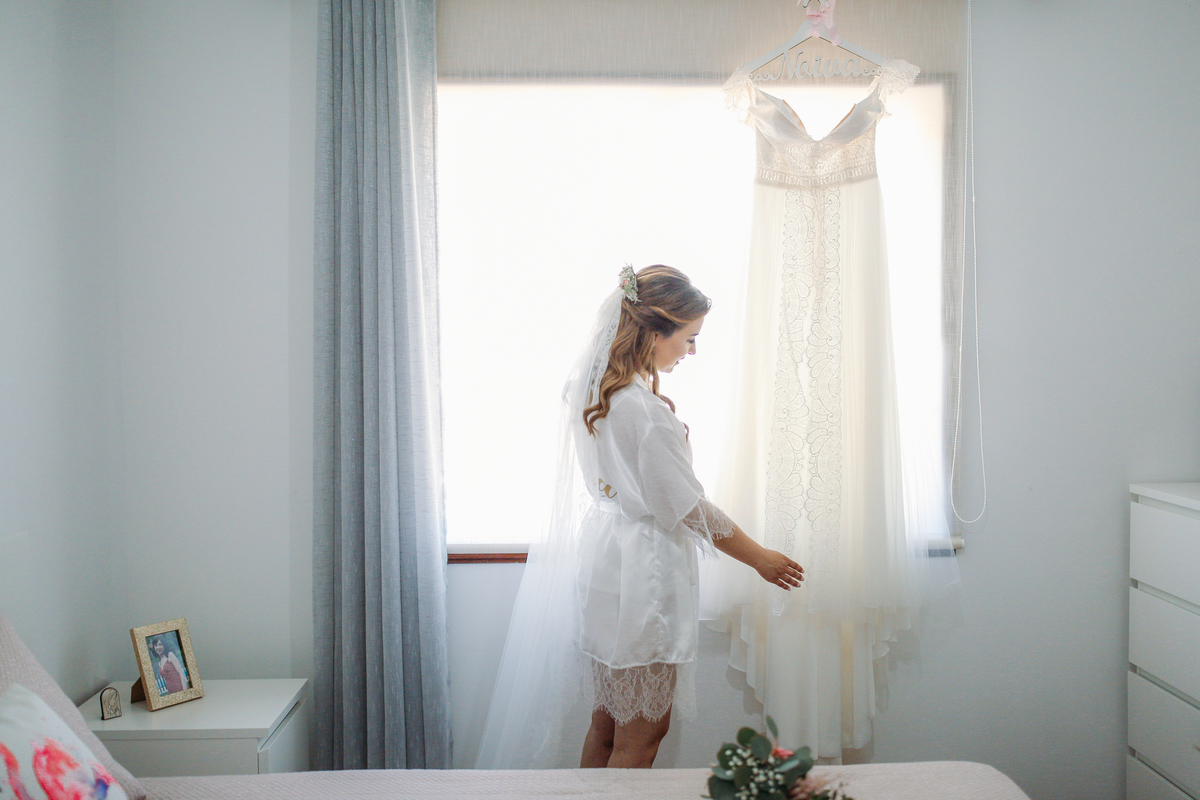 melhor fotografo casamento Portugal, fotografo de casamentos Portugal, vestido noiva, fotografia de preparativos noiva