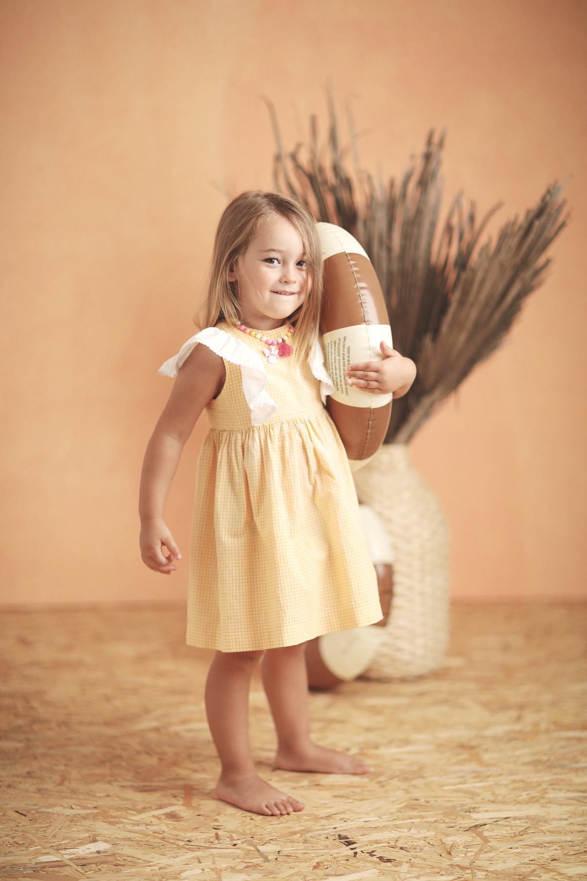 praia-melhor fotografa de crianças de potugal-melhor fotografa do mundo-melhor fotografa portuguesa-melhor fotografo de crianças de portugal-pormenores-bóias