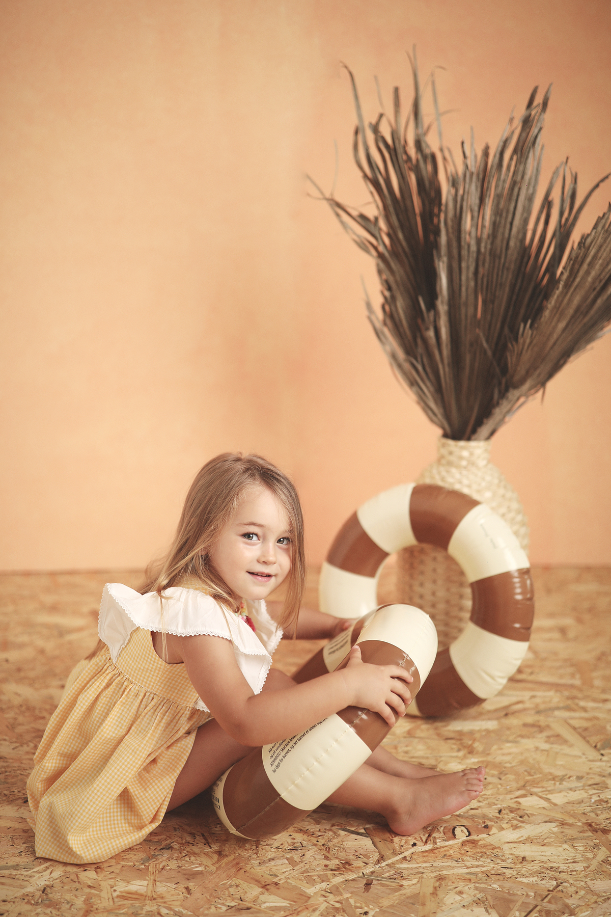 praia-melhor fotografa de crianças de potugal-melhor fotografa do mundo-melhor fotografa portuguesa-melhor fotografo de crianças de portugal-pormenores-bóias