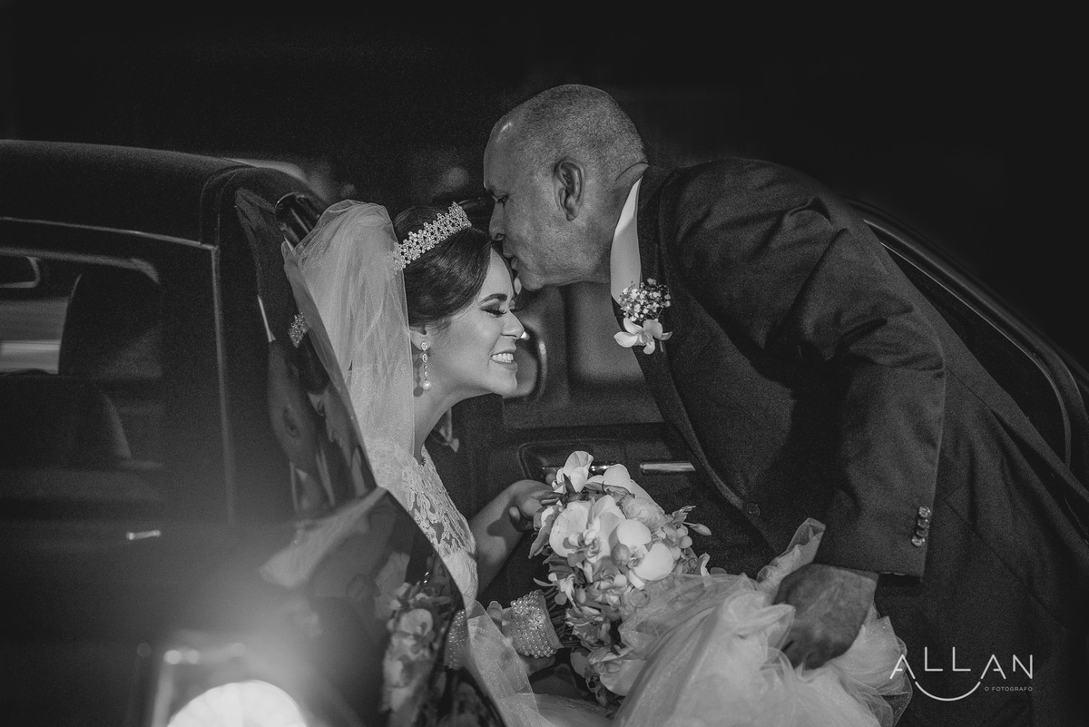 Beijo do pai na noiva