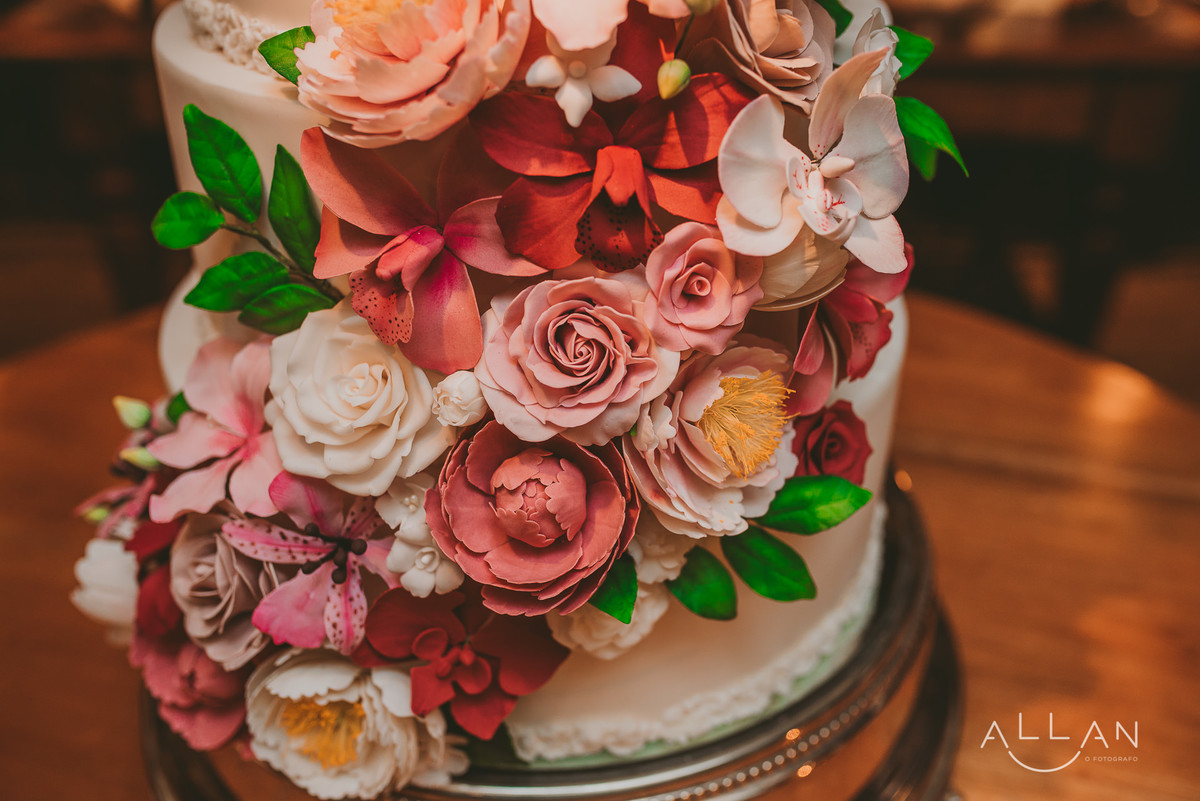 Bolo da festa de casamento Thais e João