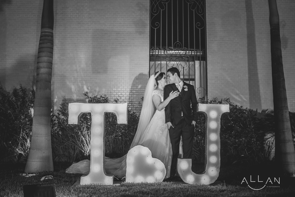 Ensaio dos noivos durante a cerimônia