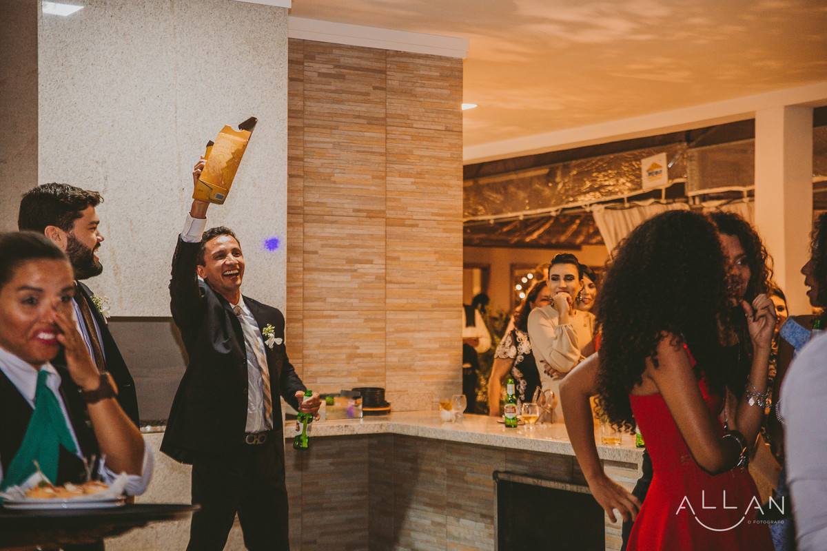 Convidado pegando o wisck