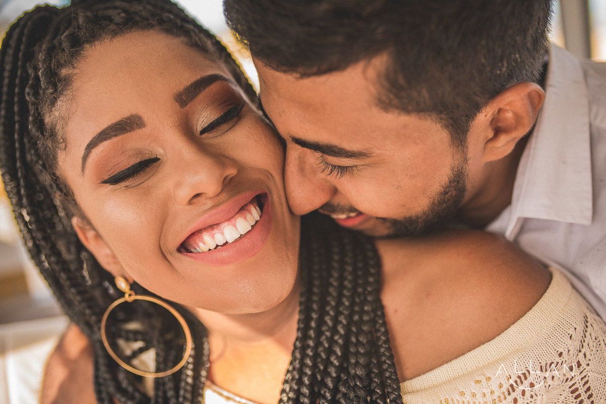 Ensaio pré casamento de casal na kombi em Aracaju Sergipe
