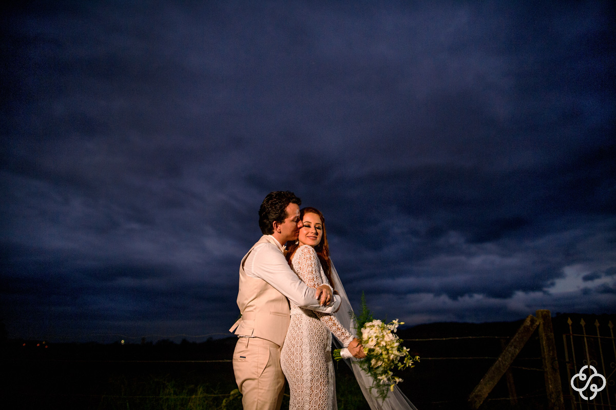 Casamento no Campo | Casamento Sítio Nona Lurdes | Nova Trento - SC | Casamento de Dia | Ensaio Noivos | Fotógrafa Naiara Steil e João Paulo | Fotógrafo Destination Wedding | | Vestido Karla Vivian | Destino de Casamento 