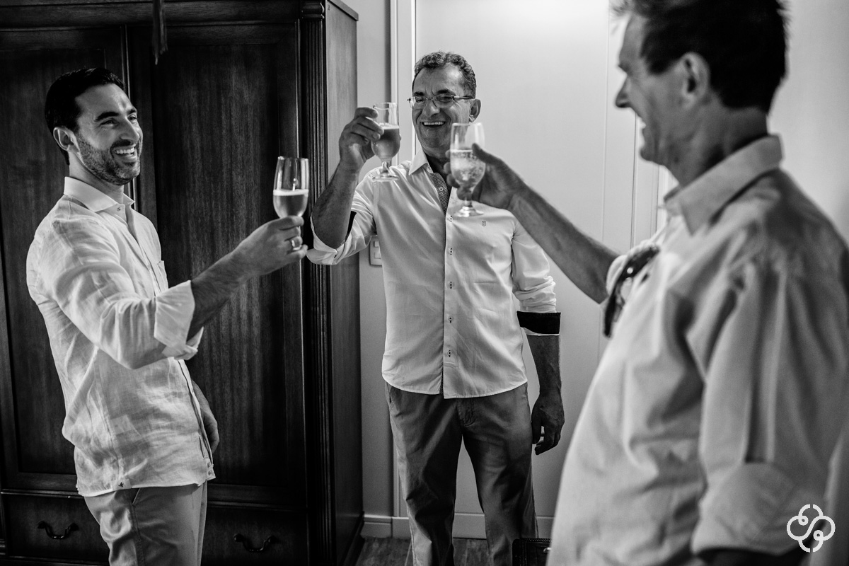 Making-of Noivo | Casamento na Praia | Casamento de dia | Casamento Pé na Areia | Destination Wedding | Elopment Wedding | Estaleiro Guest House | Balneário Camboriú - SC | Foto de Casamento | Fotógrafo Destination Wedding | | Destino de Casamento |