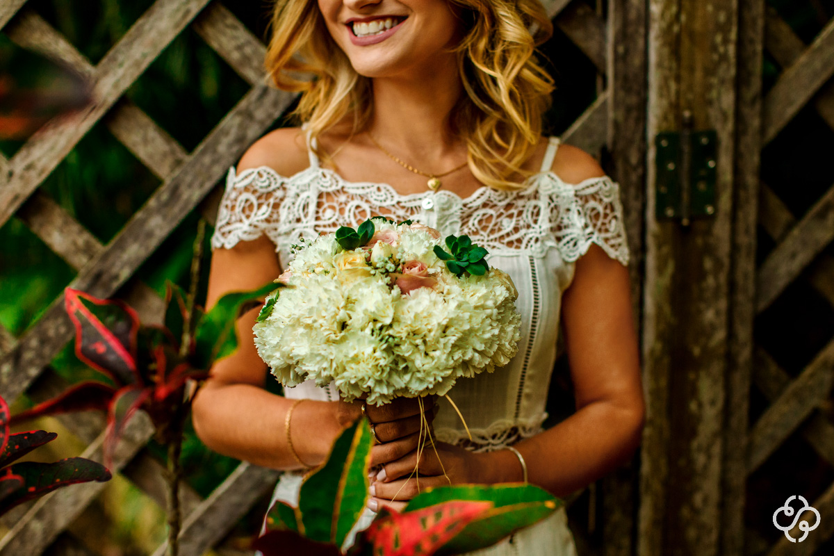 Book Noiva| Casamento na Praia | Casamento de dia | Casamento Pé na Areia | Destination Wedding | Elopment Wedding | Estaleiro Guest House | Balneário Camboriú - SC | Foto de Casamento | Fotógrafo Destination Wedding | | Destino de Casamento |