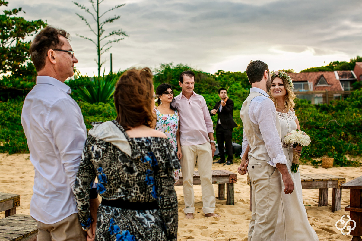 Casamento na Praia | Casamento de dia | Casando em Balneário Camboriú-Destination Wedding | Casando na Praia | Elopment Wedding | Estaleiro Guest House | Balneário Camboriú - SC | Foto de Casamento | Fotógrafo Destination Wedding | | Destino de Casamento
