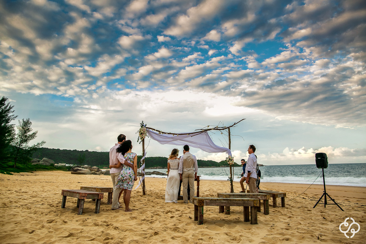 Casamento na Praia | Casamento de dia | Casando em Balneário Camboriú-Destination Wedding | Casando na Praia | Elopment Wedding | Estaleiro Guest House | Balneário Camboriú - SC | Foto de Casamento | Fotógrafo Destination Wedding | | Destino de Casamento