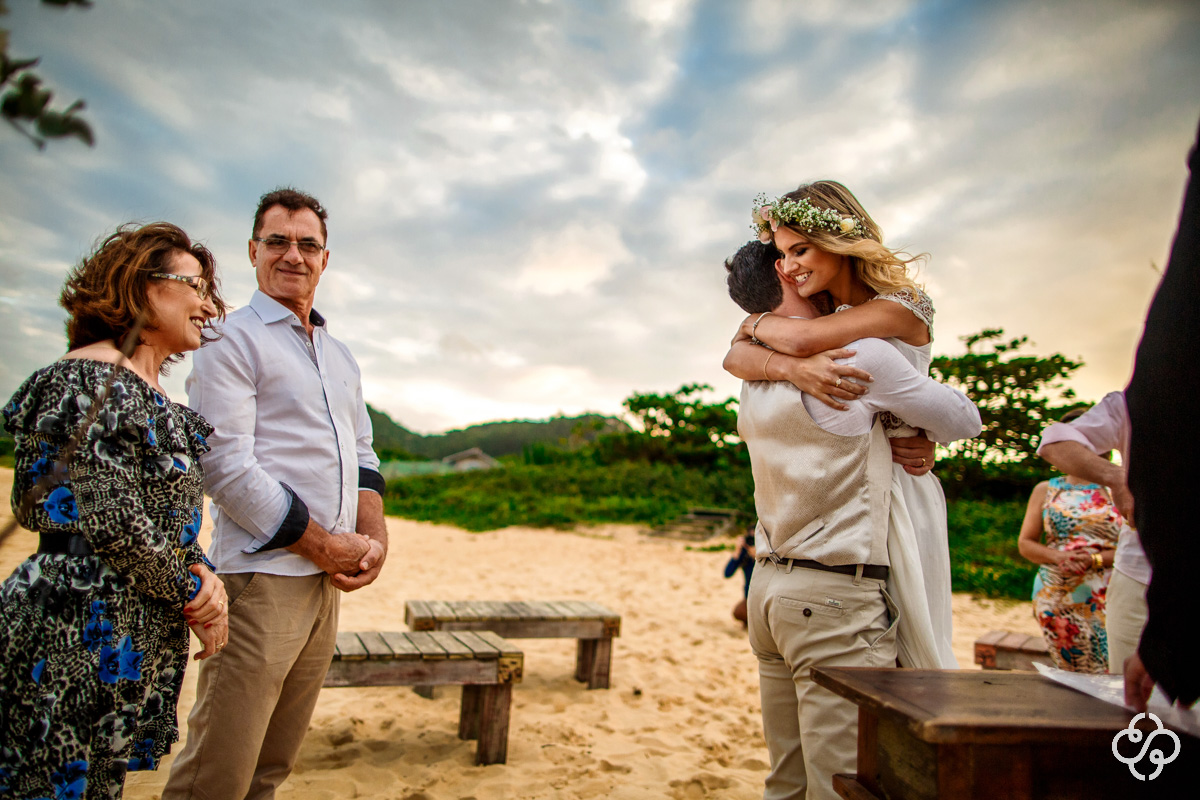 Casamento na Praia | Casamento de dia | Casando em Balneário Camboriú-Destination Wedding | Casando na Praia | Elopment Wedding | Estaleiro Guest House | Balneário Camboriú - SC | Foto de Casamento | Fotógrafo Destination Wedding | | Destino de Casamento