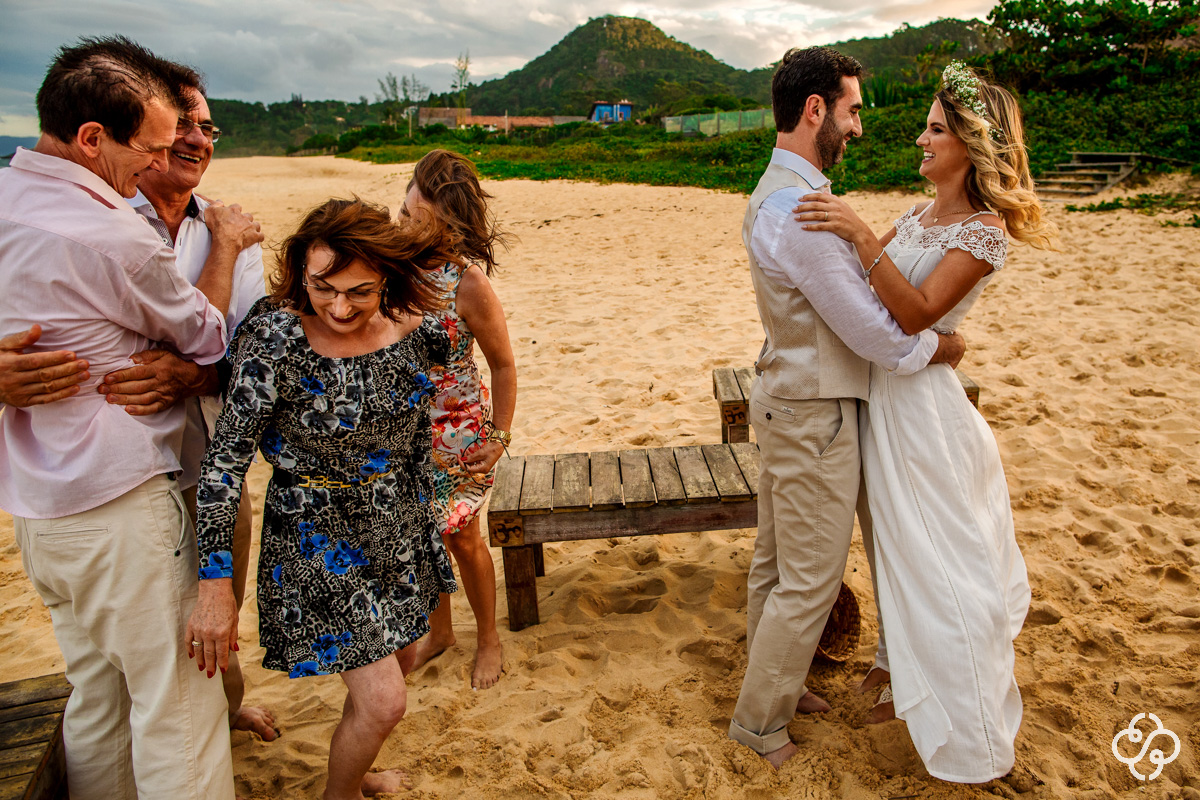 Casamento na Praia | Casamento de dia | Casando em Balneário Camboriú-Destination Wedding | Casando na Praia | Elopment Wedding | Estaleiro Guest House | Balneário Camboriú - SC | Foto de Casamento | Fotógrafo Destination Wedding | | Destino de Casamento