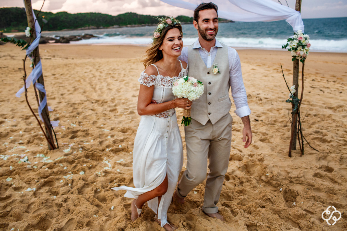 Casamento na Praia | Casamento de dia | Casando em Balneário Camboriú-Destination Wedding | Casando na Praia | Elopment Wedding | Estaleiro Guest House | Balneário Camboriú - SC | Foto de Casamento | Fotógrafo Destination Wedding | | Destino de Casamento