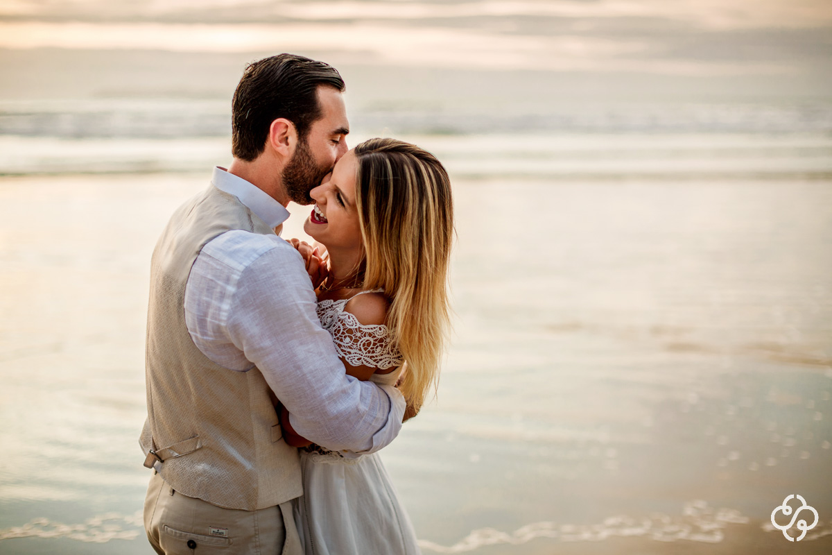 Trash the Dress Pousada Atalaia do Mariscal | Bombinhas - SC | Mariscal | Leila e Rogineli | Book Casal | Fotógrafo de Casamento | Fotógrafo de Bodas | Parejas | www.rafaelsantosfotografia.com.br