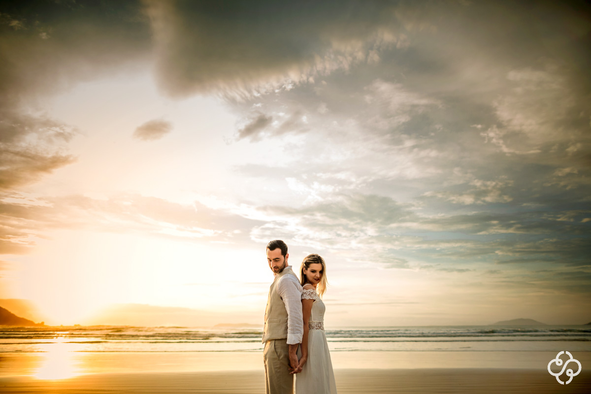 Trash the Dress Pousada Atalaia do Mariscal | Bombinhas - SC | Mariscal | Leila e Rogineli | Book Casal | Fotógrafo de Casamento | Fotógrafo de Bodas | Parejas | www.rafaelsantosfotografia.com.br